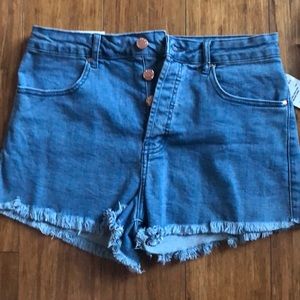 MID RISE DENIM CUT OFFS